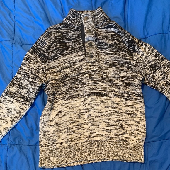 Express half button patterned sweater - Picture 3 of 4